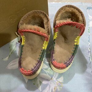 MOU Shearling-Lined Colorful Woven Brown Snow Boots